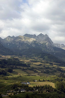 France-Pyrenees-Follow the GR10 in the Pyrenees